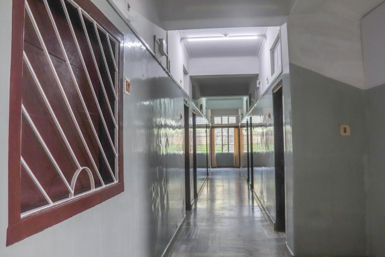 Spot On 49477 Hotel Galaxy Dimāpur Buitenkant foto