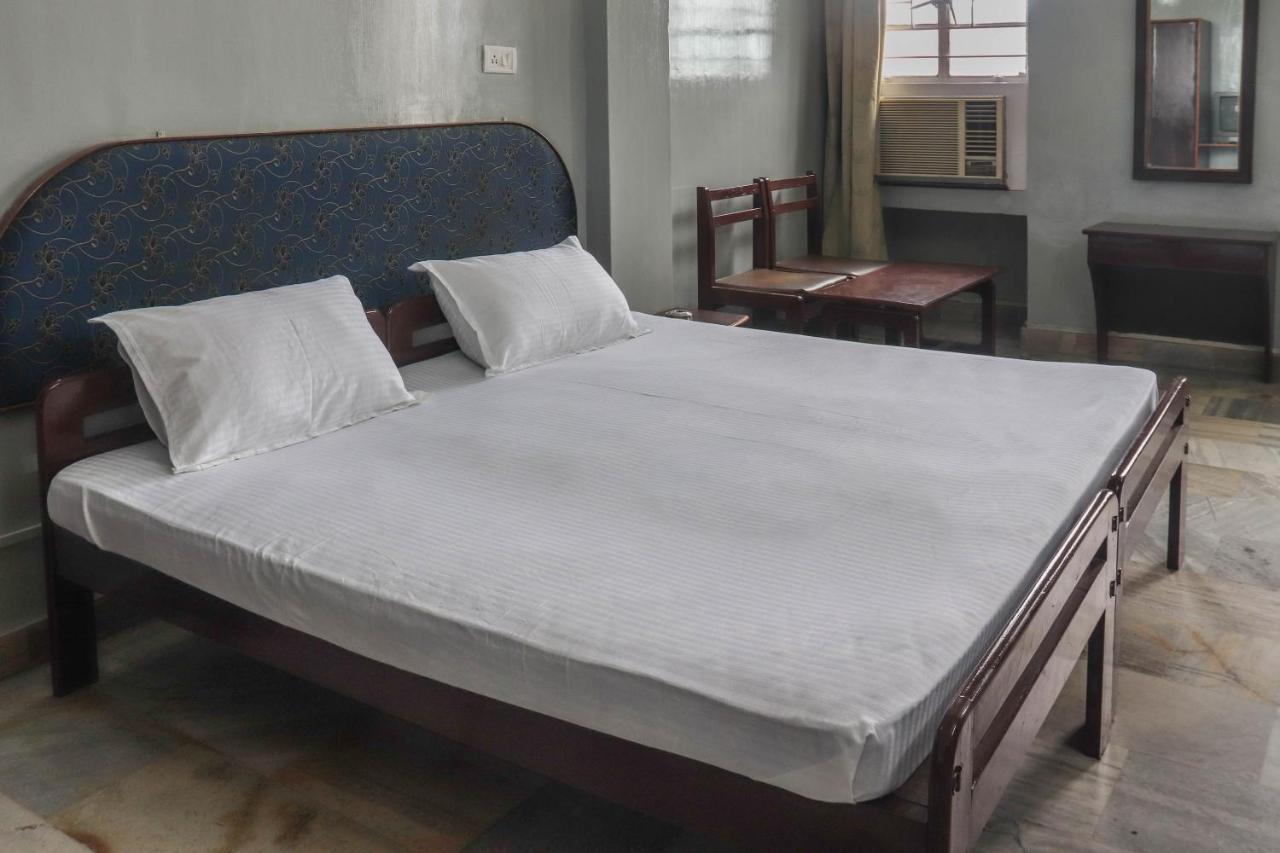 Spot On 49477 Hotel Galaxy Dimāpur Buitenkant foto