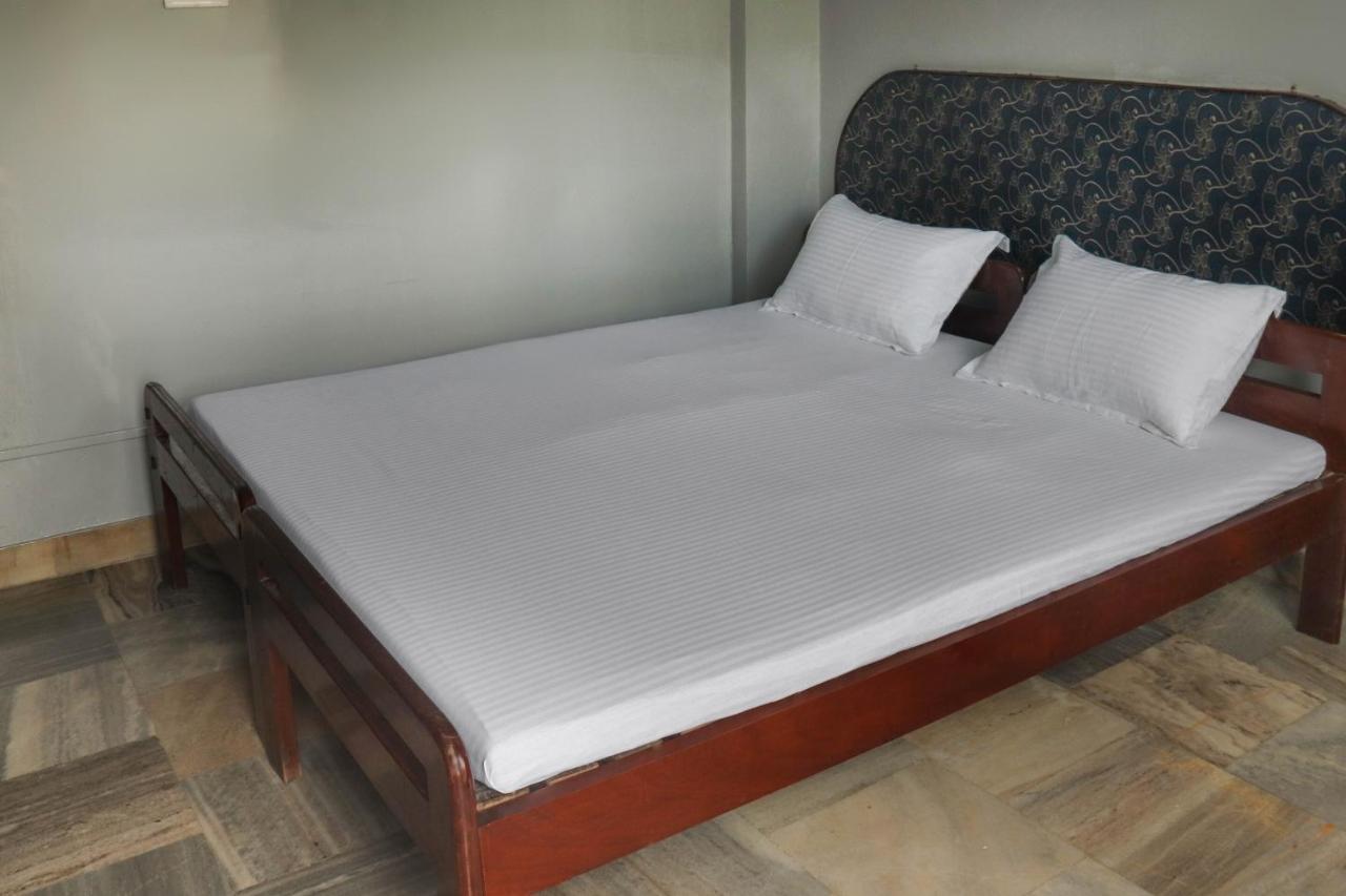 Spot On 49477 Hotel Galaxy Dimāpur Buitenkant foto
